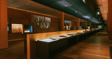 Hommage à Robert Badinter : une soirée de mémoire au Mémorial du camp de Rivesaltes