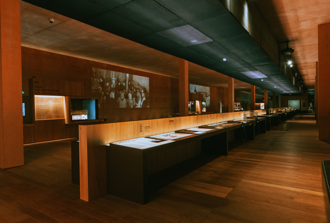 Hommage à Robert Badinter : une soirée de mémoire au Mémorial du camp de Rivesaltes